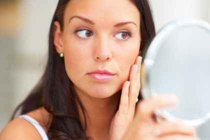 Retinolo nei cosmetici: è un ingrediente sicuro per la pelle?